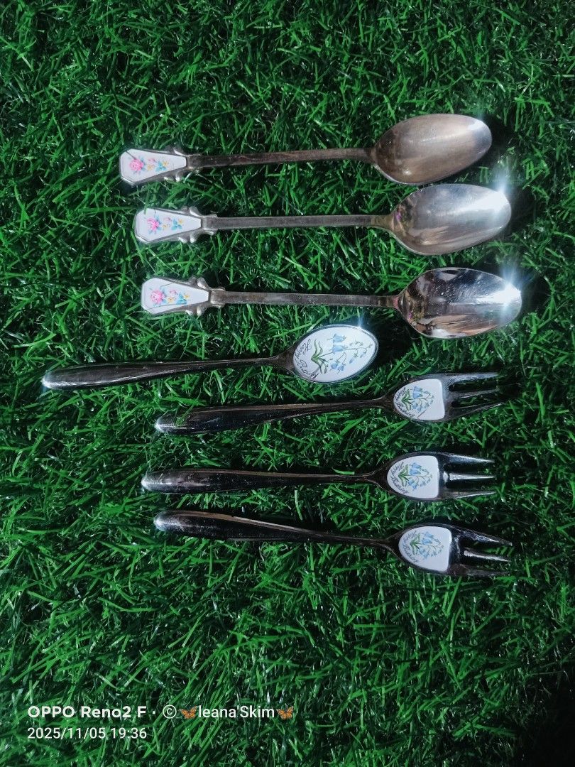 Vintage Spoons and Forks Set (Category: Dinnerware & Cutlery) located in Sual. Submitted by leana07 (Listing ID 1402465110, Image 1). Description: - Vintage spoon and fork set - Features decorative floral handles - Classic design - Adds vintage charm to your dining experience.