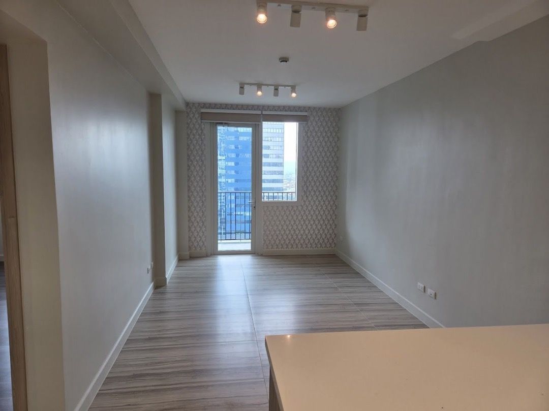 2BR Unit at Maple Towers in Ortigas East, Pasig. (Category: Apartments & Condos) located in Quezon City. Submitted by almightyge (Listing ID 1402496969, Image 2). Description: FOR LEASE! 2BR Unit at Maple Towers in Ortigas East, Pasig. 2 Bedroom 2 Bathroom Floor Area of 89 square meters Semi-Furnished Comes with balcony and appliances such as AC, Refrigerator, washer dryer. Lease Rate : ₱70,000 per month inclusive of dues. Note: If Parking is nee