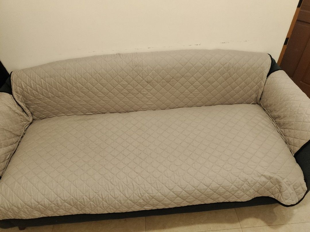 3-4 seats sofa ( velvet from mandaue) (Category: Sofas) located in Caloocan City. Submitted by wvzslv27140 (Listing ID 1402621304, Image 3). Description: super good condition. from mandaue. the quality is. good.