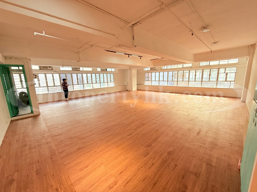 (分類:)位於 。 由 jasonng_office.leasing 提交(商品編號 1397158025,圖片 1)。簡介: 。