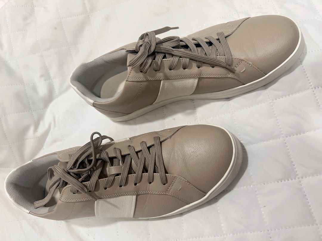 Aldo Men's Sneakers (Category: Sneakers) located in Makati City. Submitted by spencer09 (Listing ID 1402515318, Image 2). Description: Bought in Aldo London - ginamit doon lang. No gasgas etc, color grey ang sa loob ng shoes - not white FYI. .