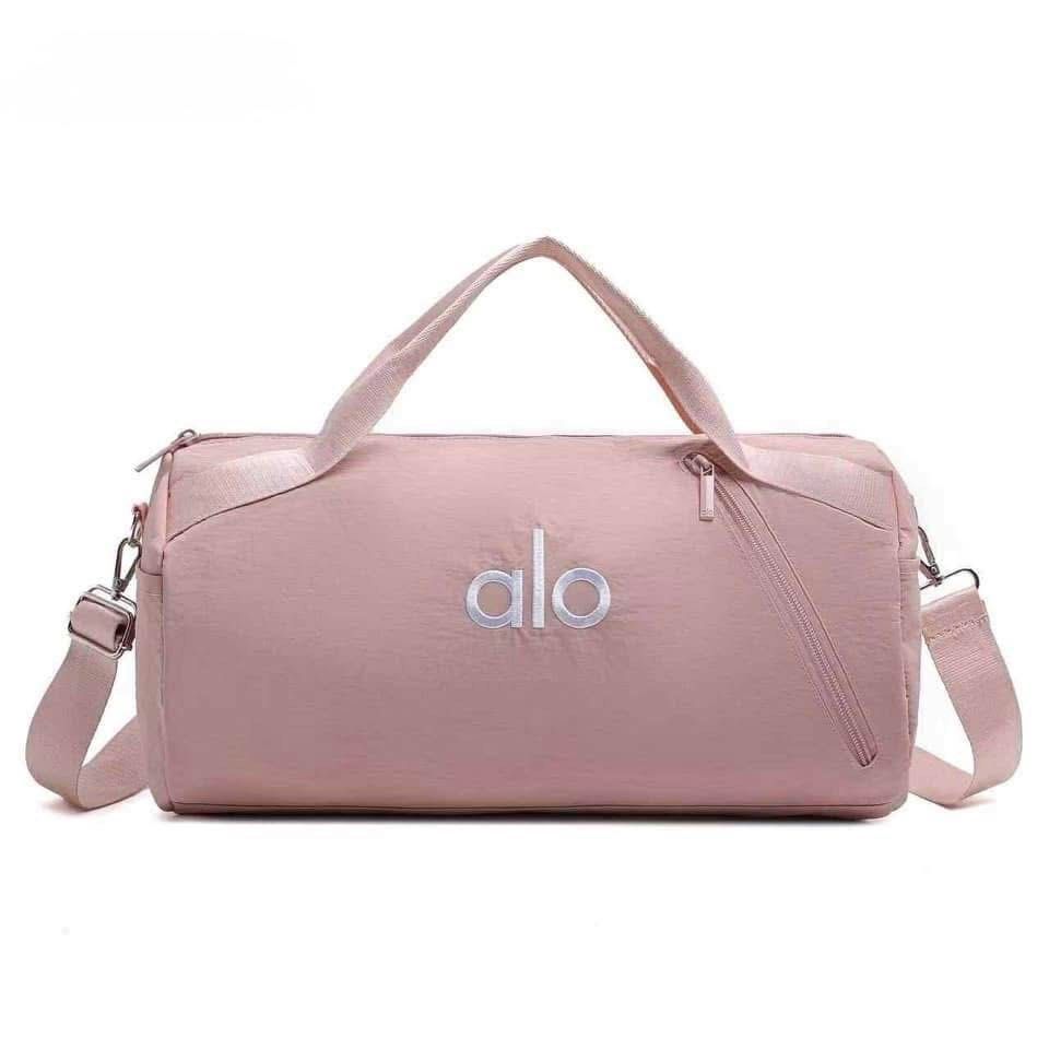 Alo Duffle Bag (Category: Beach Bags) located in Pasig City. Submitted by thehouseofcrystals (Listing ID 1402649563, Image 3). Description: ‼️Limited Stocks‼️ ✅ Selling stocks as is (if in doubt, please do not purchase) ✅ Actual photos already posted. ✅ Last price posted. ✅ Location: PASIG CITY ✅ Shipping via: LBC // Lalamove // Grab ✅ MOP: bdo // bpi // metrobank // gcash // maya // gotyme.