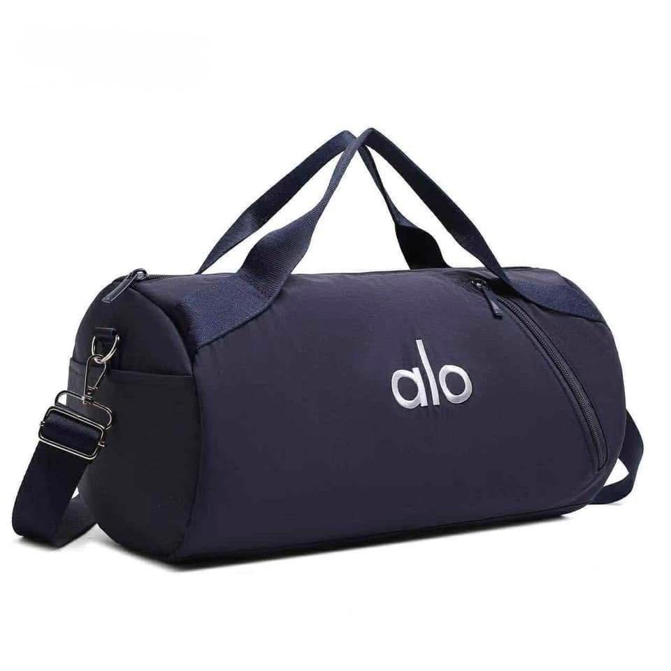 Alo Duffle Bag (Category: Beach Bags) located in Pasig City. Submitted by thehouseofcrystals (Listing ID 1402649711, Image 3). Description: ‼️Limited Stocks‼️ ✅ Selling stocks as is (if in doubt, please do not purchase) ✅ Actual photos already posted. ✅ Last price posted. ✅ Location: PASIG CITY ✅ Shipping via: LBC // Lalamove // Grab ✅ MOP: bdo // bpi // metrobank // gcash // maya // gotyme.