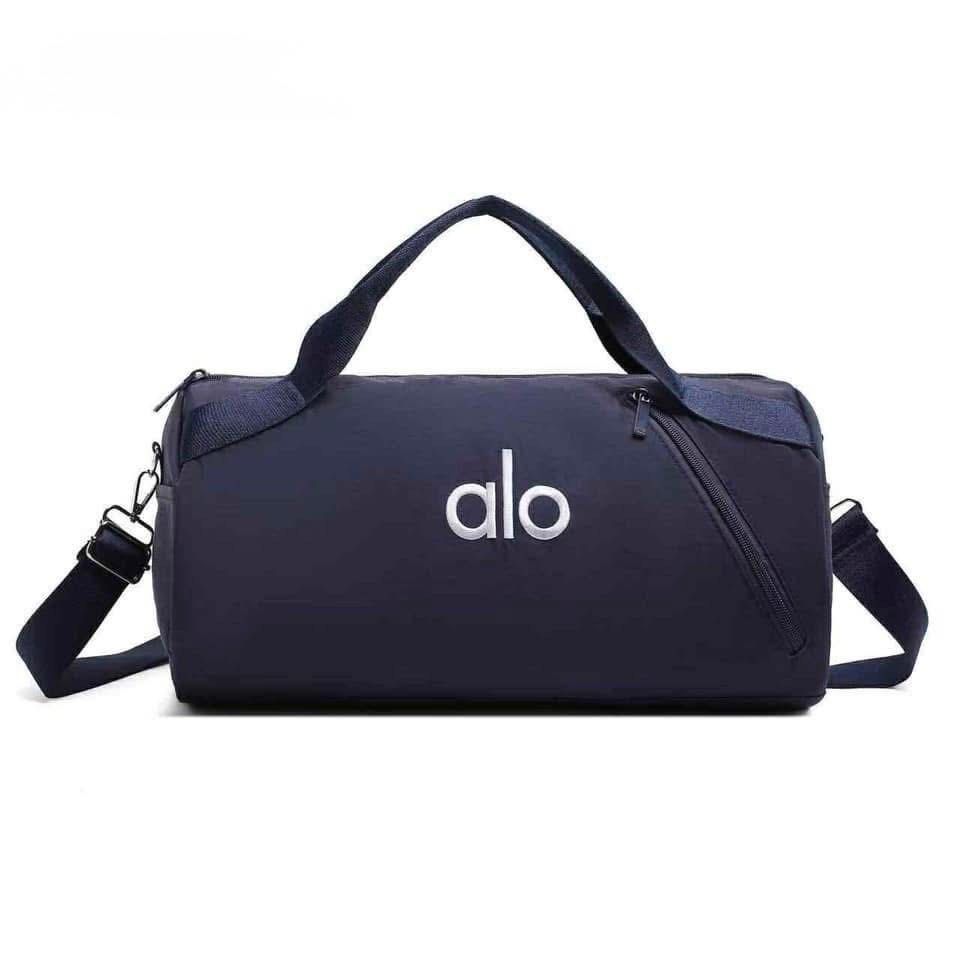 Alo Duffle Bag (Category: Beach Bags) located in Pasig City. Submitted by thehouseofcrystals (Listing ID 1402649711, Image 2). Description: ‼️Limited Stocks‼️ ✅ Selling stocks as is (if in doubt, please do not purchase) ✅ Actual photos already posted. ✅ Last price posted. ✅ Location: PASIG CITY ✅ Shipping via: LBC // Lalamove // Grab ✅ MOP: bdo // bpi // metrobank // gcash // maya // gotyme.