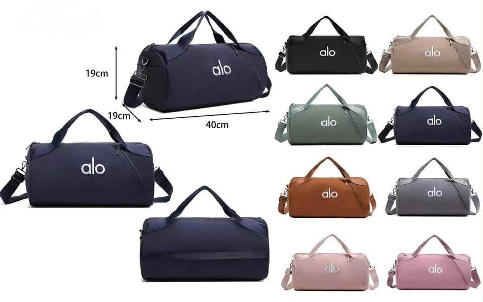 Alo Duffle Bag (Category: Beach Bags) located in Pasig City. Submitted by thehouseofcrystals (Listing ID 1402649711, Image 1). Description: ‼️Limited Stocks‼️ ✅ Selling stocks as is (if in doubt, please do not purchase) ✅ Actual photos already posted. ✅ Last price posted. ✅ Location: PASIG CITY ✅ Shipping via: LBC // Lalamove // Grab ✅ MOP: bdo // bpi // metrobank // gcash // maya // gotyme.