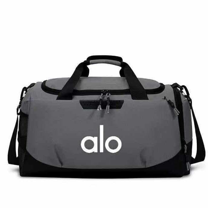 Alo Duffle Bag (Category: Beach Bags) located in Pasig City. Submitted by thehouseofcrystals (Listing ID 1402650863, Image 3). Description: ‼️Limited Stocks‼️ ✅ Selling stocks as is (if in doubt, please do not purchase) ✅ Actual photos already posted. ✅ Last price posted. ✅ Location: PASIG CITY ✅ Shipping via: LBC // Lalamove // Grab ✅ MOP: bdo // bpi // metrobank // gcash // maya // gotyme.