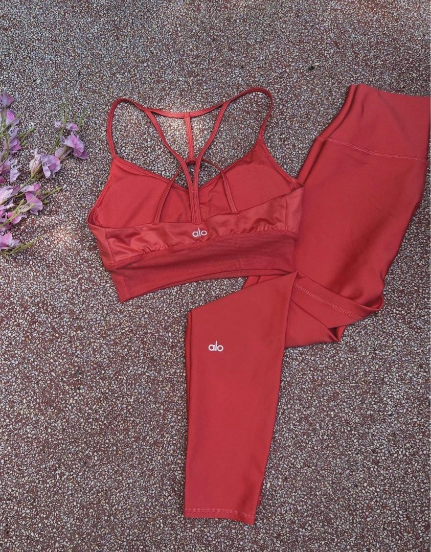 Alo SPORTSBRA AND LEGGINGS (Category: Activewear) located in Taguig. Submitted by sbmanilaaa (Listing ID 1402521227, Image 1). Description: PM IS THE KEY.