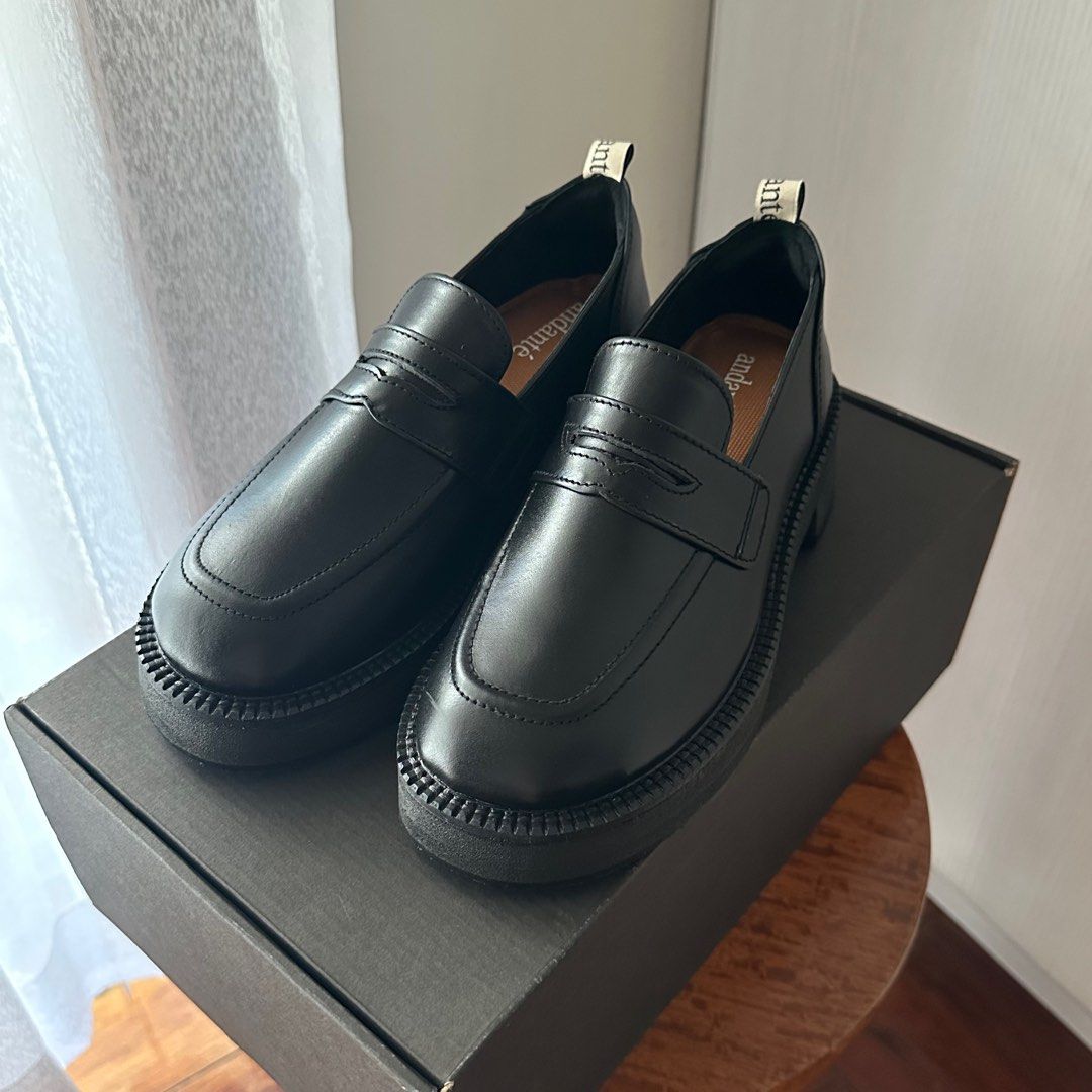 Andante chunky loafers (Category: Loafers) located in San Juan City. Submitted by iy.am (Listing ID 1402574618, Image 1). Description: - Andanté The Chunky Loafer in black genuine, full-grain leather and with aerifoam soft insoles and 1.5” platform heel - Size 5 — runs small; best for narrow feet - Brand new with box and dustbags — never used, only tried on to fit - Has a scratch and a shoemaker’s mark on the left shoe which were already there wh