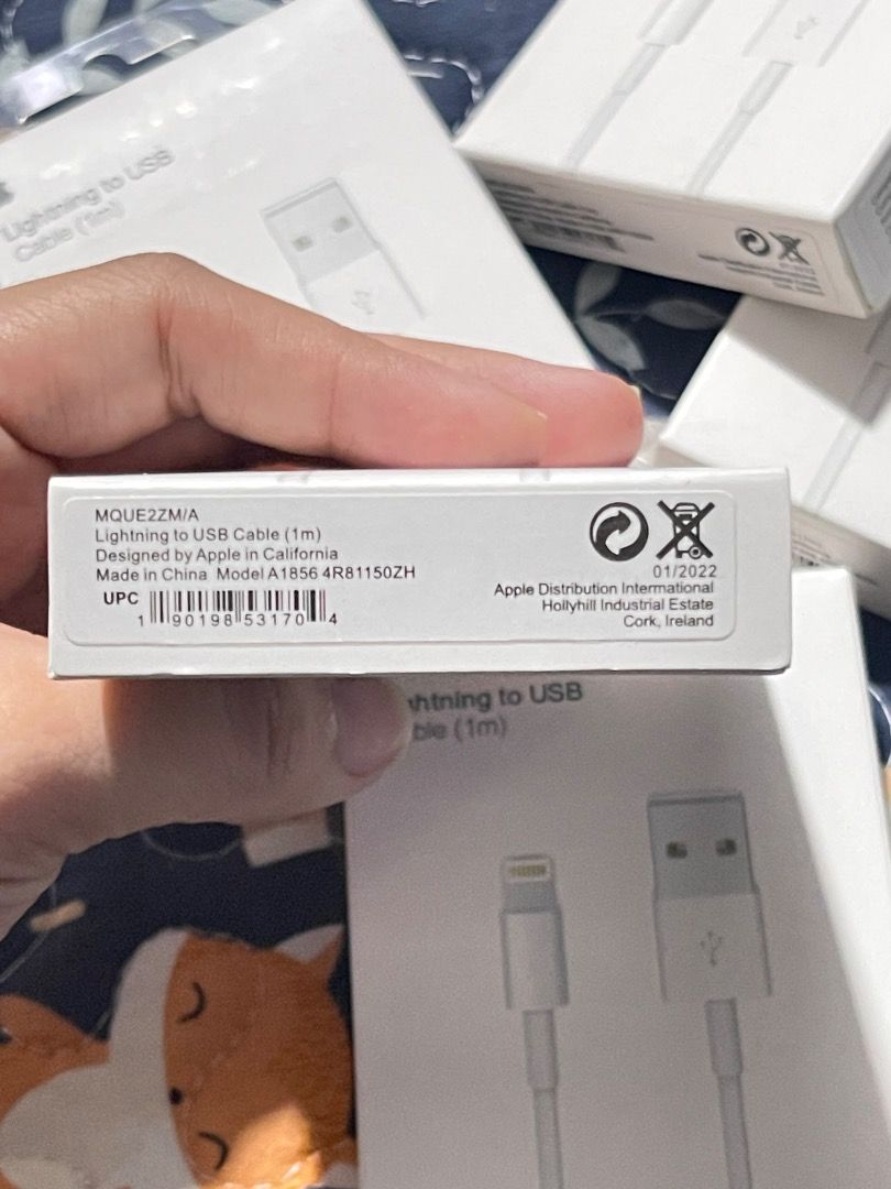 Authentic Iphone Apple Charger USB (Category: Chargers & Cables) located in Manila. Submitted by butterfly623 (Listing ID 1402508558, Image 2). Description: - Authentic Apple Lightning to USB Cable - 1 meter length - Designed for iPhone, iPad, and iPod - Genuine Apple product - Perfect for charging and syncing.