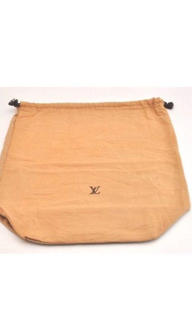 Authentic Louis Vuitton Dust bag (Category: Luxury Bags & Wallets) located in Makati City. Submitted by luxebyjoyce (Listing ID 1394083944, Image 1). Description: Authentic 💯 Vintage LV dust bag Source in Japan Size: 16.5x18.9x6.7 Material: 100% Cotton Loc: Cavite area.