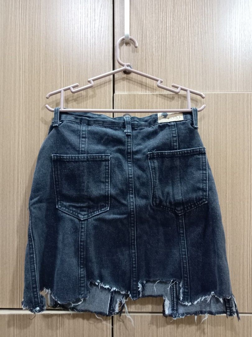 Black Denim Skirt with Distressed Hem (Category: Skirts) located in Manila. Submitted by rxiede (Listing ID 1402635316, Image 2). Description: Not used (did not fit). Like new. 25-26 cm on the waist. Black denim skirt with distressed hem. Button and zipper closure. Features front and back pockets. Perfect for casual wear. no ww pics available With discount if bought with at least 1 other item RFS: bought online but did not fit Available for meet-
