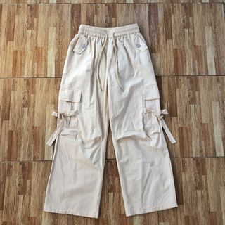 (Category: ) located in . Submitted by mkjpcloset (Listing ID 1402502005, Image 1). Description: .