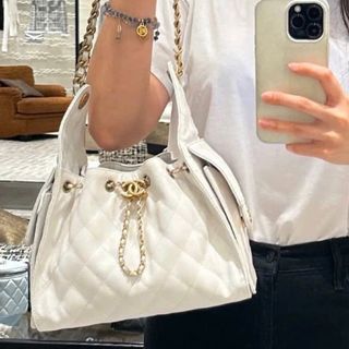 (Category: ) located in . Submitted by authenticluxurygood (Listing ID 1401697539, Image 1). Description: .