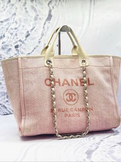 (Category: ) located in . Submitted by redrabbitluxury (Listing ID 1402577370, Image 1). Description: .