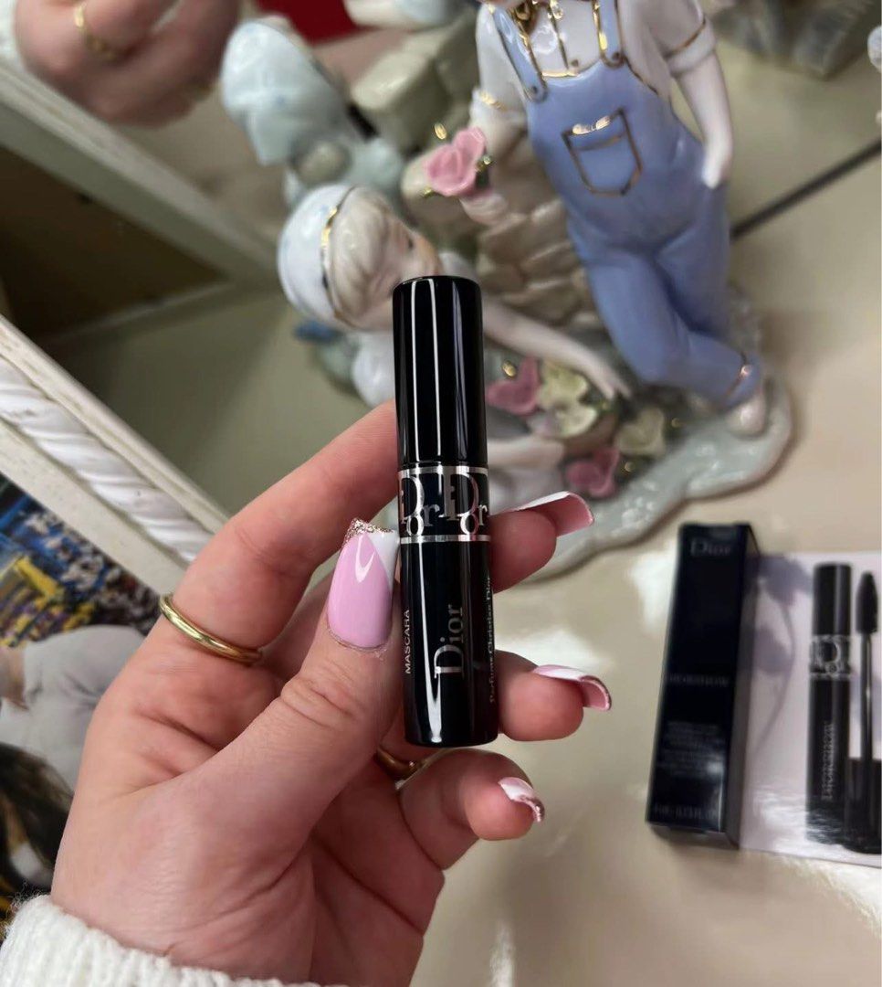 Dior Diorshow Mascara (Category: Makeup) located in Carmona. Submitted by lylevizcarra (Listing ID 1402535969, Image 2). Description: MINI LUXURY MAKEUP ALL AUTHENTIC! LAST 1PC DIOR MASCARA.