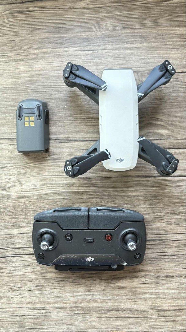 DJI MINI 4K (Category: Drones) located in Manila. Submitted by dojokicks (Listing ID 1402513111, Image 2). Description: Condition: 9/10 Still in excellent condition. Minimal use. Kept in storage. Flown only less than 10x. Battery health: 9/10 Why this price: New units in the PH market are listed at around ₱14,690 (for entry-level DJI drone) and higher for more feature-rich models. So this is a sharp deal for someone who wants strong specs at a lo
