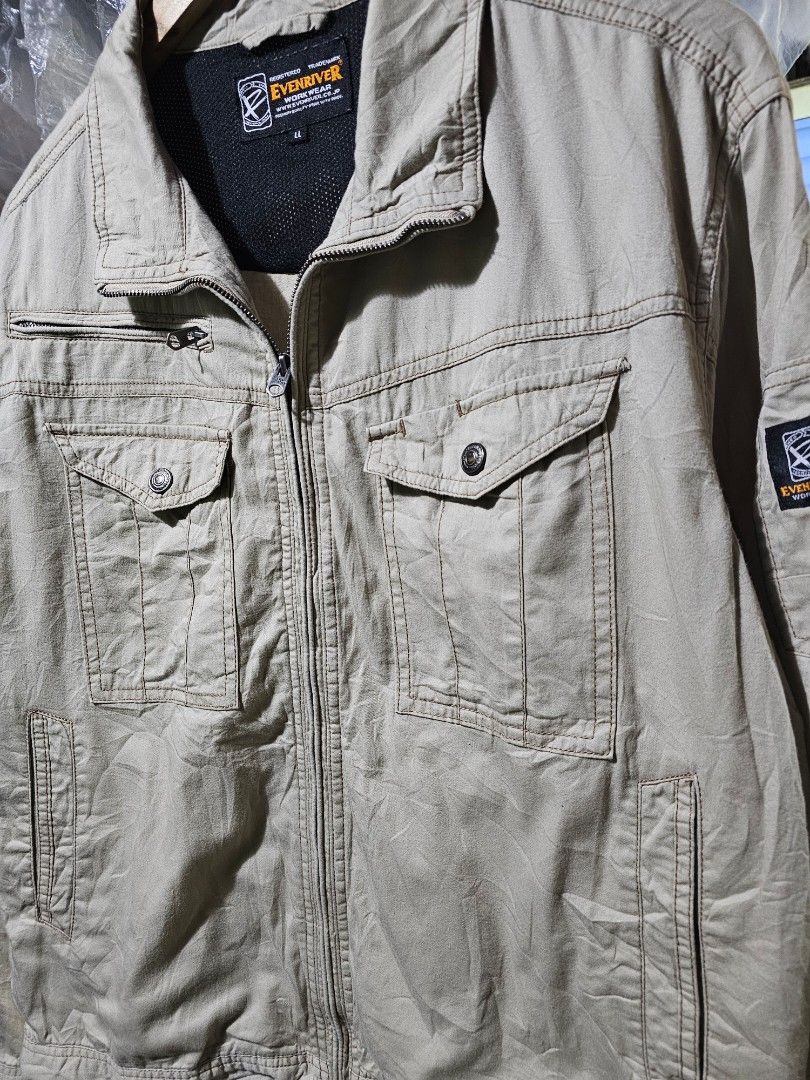 Evenriver Workwear Jacket (Category: Coats, Jackets and Outerwear) located in Las Pinas. Submitted by theloopcloset (Listing ID 1402588983, Image 2). Description: Evenriver Workwear Jacket Size: Medium to Large Dimensions: 22x25 250+sf.
