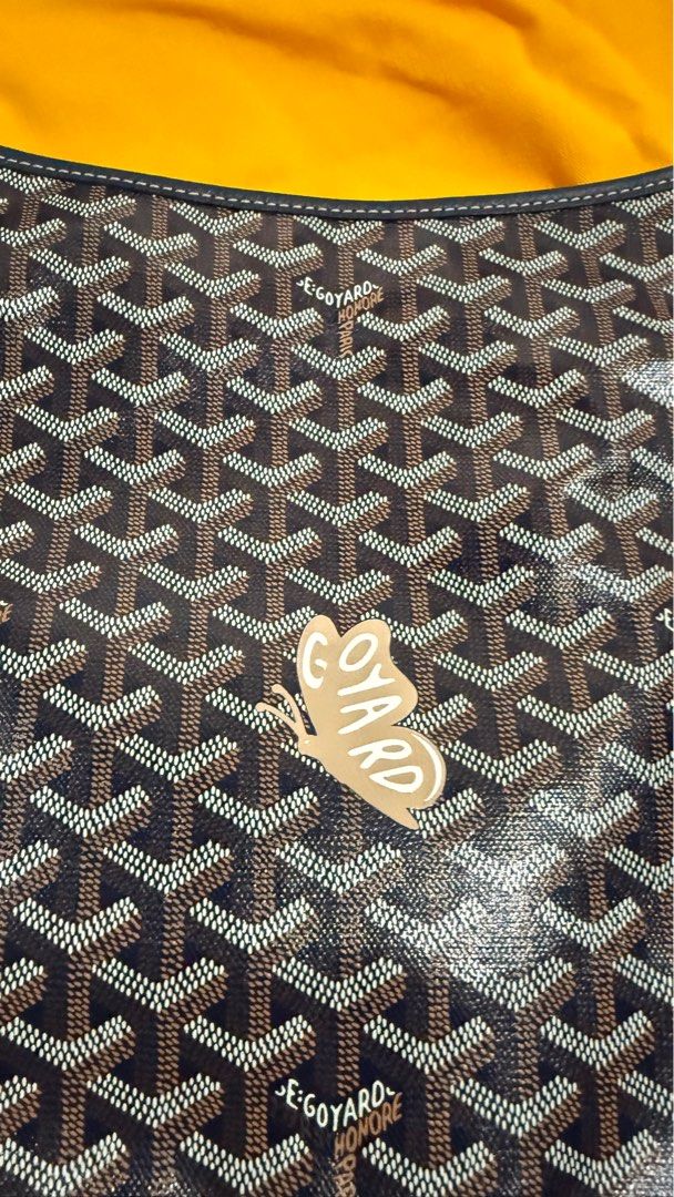 Goyard boheme in navy (Category: Luxury Bags & Wallets) located in Bulacan. Submitted by lovetoshop.ph (Listing ID 1402617383, Image 2). Description: Rare! Brand new and authentic..