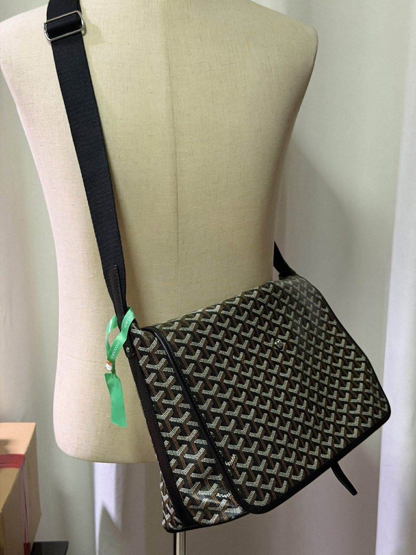Goyard🇯🇵 Capetien bag (Category: Luxury Bags & Wallets) located in Manila. Submitted by trendyfindscitrine (Listing ID 1402486530, Image 1). Description: - Goyardine pattern messenger bag. - Flap closure. - Adjustable shoulder strap. - Available colors: Brown, Blue, Grey, Green. - Perfect for everyday use..