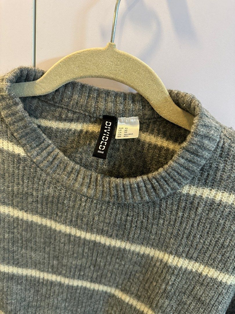H&M Divided Striped Sweater (Category: Longsleeves) located in Paranaque City. Submitted by tinaascloset (Listing ID 1402531733, Image 2). Description: .