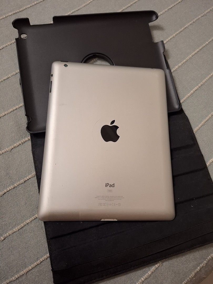 Ipad (Category: iPad) located in Kuala Lumpur. Submitted by bt_lim (Listing ID 1402517068, Image 3). Description: Unable to update software or connect to Internet. Can take photos. .