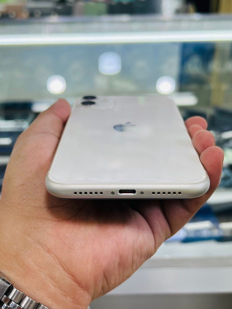 Iphone 11 256gb FU NTC No issue All working Makinis (Category: iPhone 11 Series) located in San Juan City. Submitted by javedsgadgetshop (Listing ID 1402487476, Image 2). Description: INSTALLMENT OPTIONS : SPAY LATER / GGIVES / CREDIT CARD! WE BUY AND SELL SO PWEDE MAGBINTA OR SWAP ! Quick Specs : 43,500 💵 Iphone 11 •256gb •NTC Variant •100% batt health •Factory Unlock •95% Smoothness •No hidden issue | No Repaired •100% Authentic | Not Refurbis