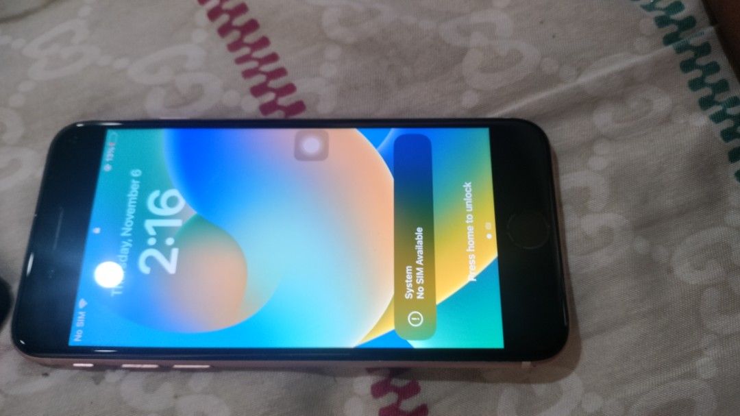 IPHONE 8 (Category: iPhone 8 Series) located in Manila. Submitted by amanoma2345 (Listing ID 1402534960, Image 2). Description: 64gb wala fingerprint dahil sa update.