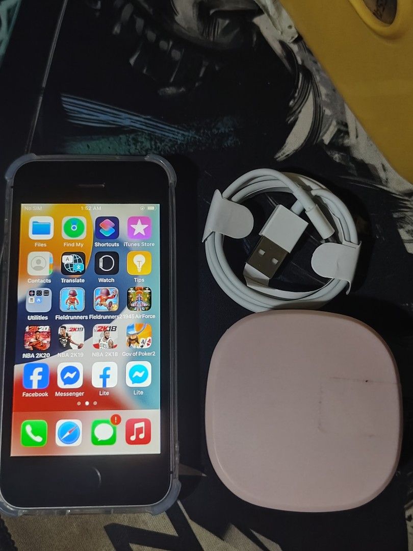 iPhone SE Space Gray Unlock 128gb (Category: iPhone SE Series) located in Quezon City. Submitted by jkionaire17 (Listing ID 1402574944, Image 3). Description: Im selling my iPhone SE 128gb 100% Battery health 85% 4999 no fg 90% 5500 no fg 90% 6k with fg 95% 6500 w fingerprintt Good as back up phone Pang Live Pang Music Pang Lalamove/waze Pang bank apps Small compact unit Can install apps pa like bank gcash etc Good fingerprint Good camera Good bu