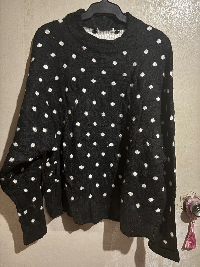 Knitted Top Xl-XXL (Category: Coats, Jackets and Outerwear) located in Quezon City. Submitted by snoopy1978 (Listing ID 1402564835, Image 1). Description: Untag but in very good condition Can fit up to 2xl.