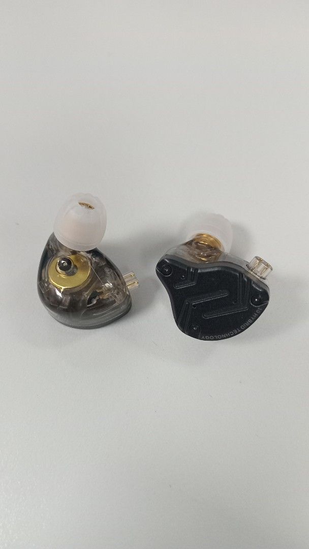 KZ-AE01 TWS Wireless Bluetooth Earphones (Category: Earphones) located in Manila. Submitted by ifiguracio63338 (Listing ID 1402544960, Image 2). Description: *KZ-AE01 Wireless *KZ ZS10 Pro *Upgraded wired cable with mic type-c *Black wired cable with buttons headphone jack *White wired cable no mic headphone jack *4 pairs of foam eartips *2 case included Reason for selling: Need cash for bills. .