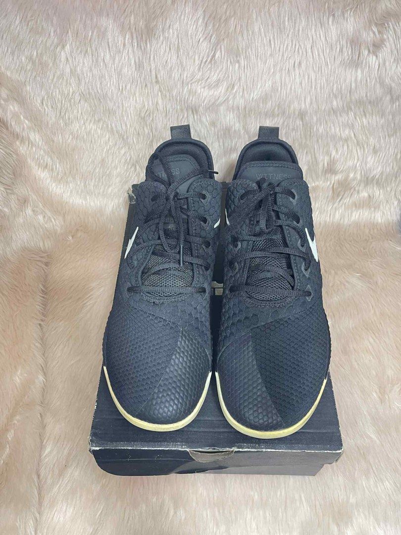 Lebron Witness III (Category: Sneakers) located in Manila. Submitted by rrvchhh (Listing ID 1402617723, Image 1). Description: FOR SALE • Lebron Witness III • US 11.5 mens • Used once Honest Issue: •Need to replace the shoe lace • Yellowish sole Negotiable. 📍 Sampaloc, Manila.