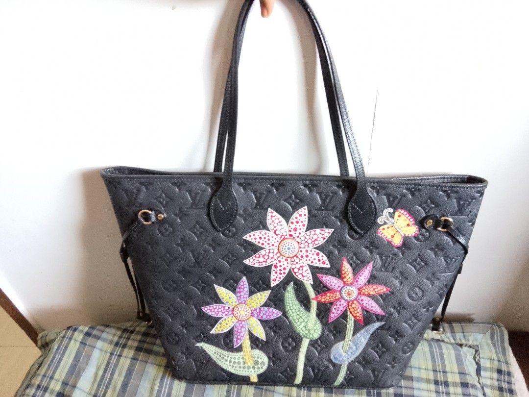 Louis Vuitton Black Empreinte Tote Bag (Category: Luxury Bags & Wallets) located in Taguig. Submitted by mschelsea (Listing ID 1402491015, Image 1). Description: cowhide leather as per claimed by seller. used only 4x.