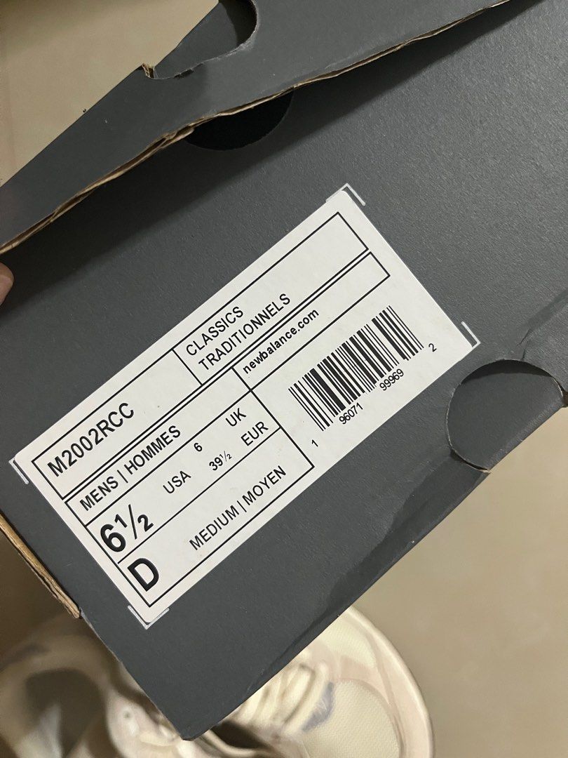 New Balance 2002R RCC Cream White (Category: Sneakers) located in Bocaue. Submitted by mjpvv (Listing ID 1402597950, Image 3). Description: Men’s 6, so that’s like 39.5 for Ph size Like new, worn like 3 times. Pinagpilitan ko lang pagkasyahin kasi last size hahaha pero hindi talaga masakit. .