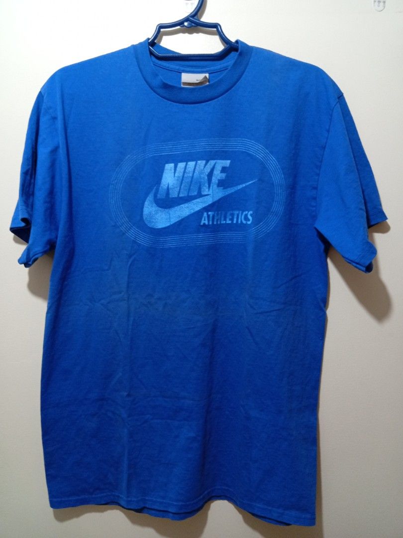 Nike Shirt (Category: Tshirts & Polo Shirts ) located in Mandaluyong City. Submitted by dlr12 (Listing ID 1402540252, Image 1). Description: brand - nike shoulder - 19 inches width - 21 inches length - 29.5 inches ✅ Item Condition: All items are either brand new or preloved, as specified. 👚 Clothes and shoes are personally owned (not ukay). They have been washed or cleaned before, but may smell like cabinet due to storage. 🏠 Some home items are