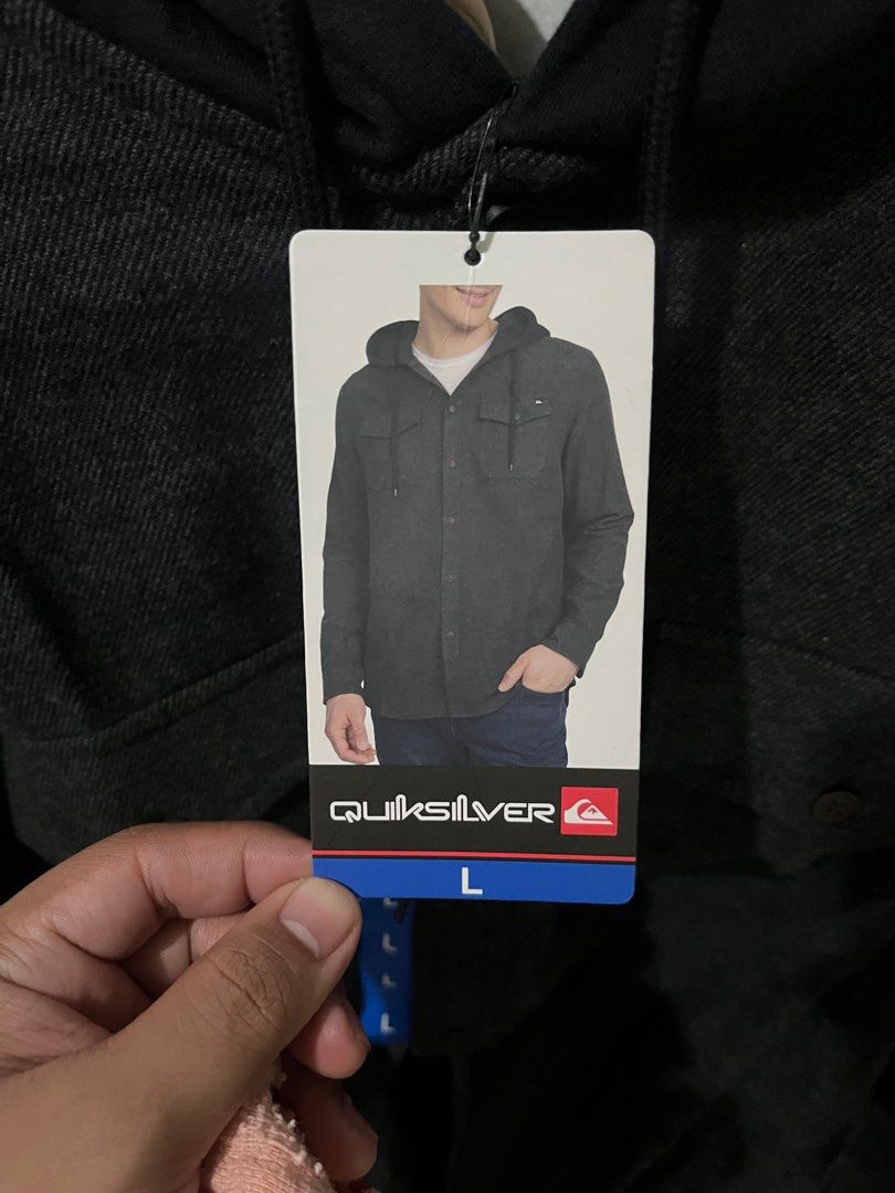 Quicksilver Hooded Flannel - Large (Category: Hoodies) located in Cabuyao City. Submitted by daredarx (Listing ID 1402620903, Image 3). Description: .
