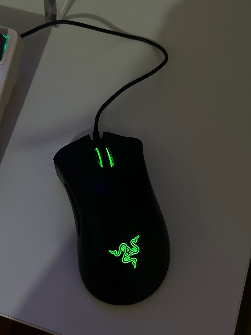 Razer DeathAdder Essential wired gaming mouse (Category: Mouse & Mousepads) located in Manila. Submitted by rizmnl (Listing ID 1402484489, Image 2). Description: Bought from the official store .
