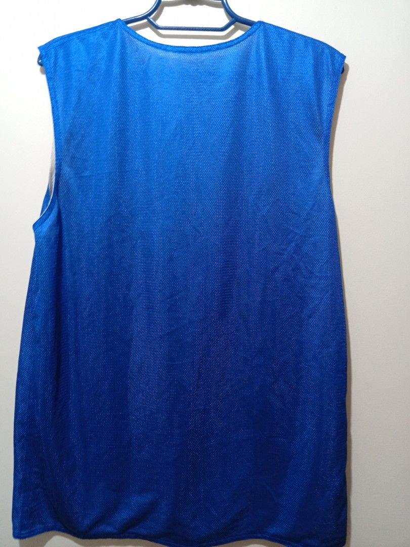 Reebok Jersey (Category: Activewear) located in Mandaluyong City. Submitted by dlr12 (Listing ID 1402543486, Image 2). Description: shoulder - 18 inches width - 22 inches length - 30 inches ✅ Item Condition: All items are either brand new or preloved, as specified. 👚 Clothes and shoes are personally owned (not ukay). They have been washed or cleaned before, but may smell like cabinet due to storage. 🏠 Some home items are gently used but still i
