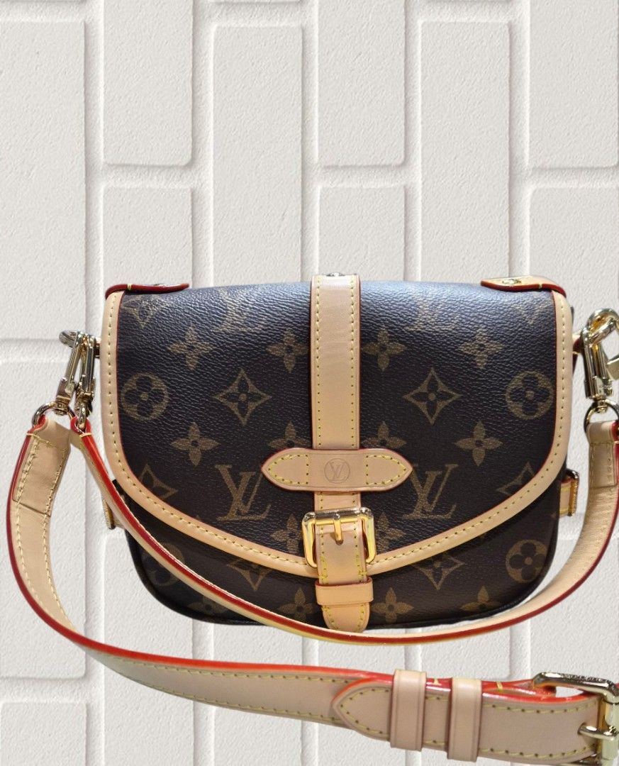 Saumur mini (Category: Luxury Bags & Wallets) located in Quezon City. Submitted by kcm_bags (Listing ID 1402576241, Image 3). Description: preloved genuine leather coded like new.