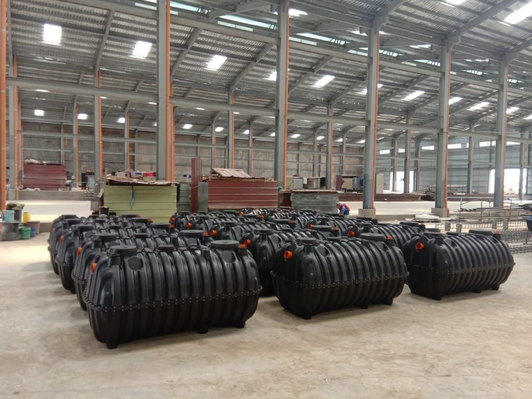 Septic Tank / Sanitary Tank Horizontal (Category: Construction Tools & Equipment) located in Manila. Submitted by melody.tulale001 (Listing ID 1402625503, Image 2). Description: Made with Polypropylene material Leak proof and impact resistant Available sizes 1000L 1500L 2000L Contact 0995 559 5066.