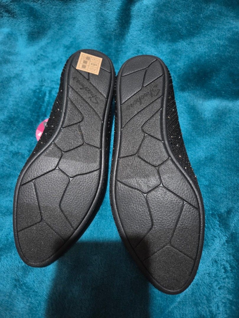 Skechers Cleo's 2.0 flats 6.5 (Category: Flats & Sandals) located in Talisay. Submitted by wfh_declutters (Listing ID 1402529201, Image 3). Description: brand new with box US 6.5 actual insole 24cm super comfy! rfs. wrong size, true to size pala sya.