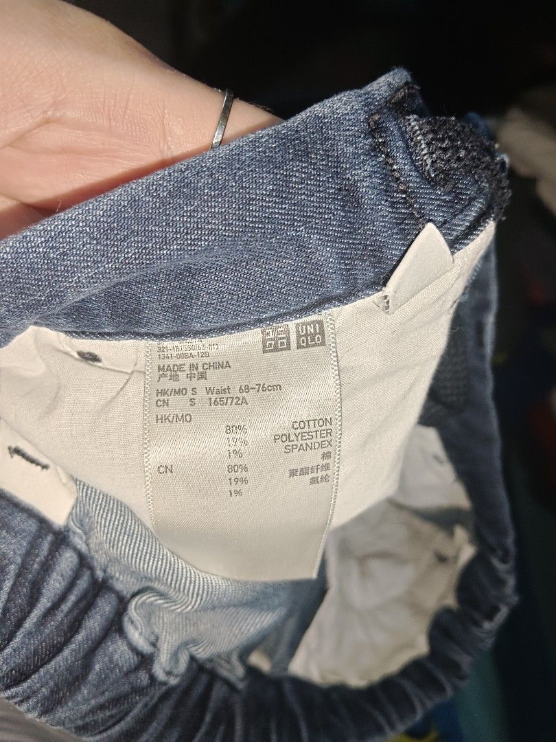 Uniqlo Blue Jeans Pants (Category: Jeans) located in San Juan City. Submitted by vrncrosetejk (Listing ID 1402635818, Image 2). Description: -Uniqlo jeans feature a unique blue gradient design. They are made in China and have a waist size of 18-74cm.-350 -Zara Jeans S:Large-300 -Gap S:8 Made in Sri Lanka-500 -Gloria Vanderbilt black highwaist pants S:8-500 -Party pick velvet trouser for kids S:140-350 .