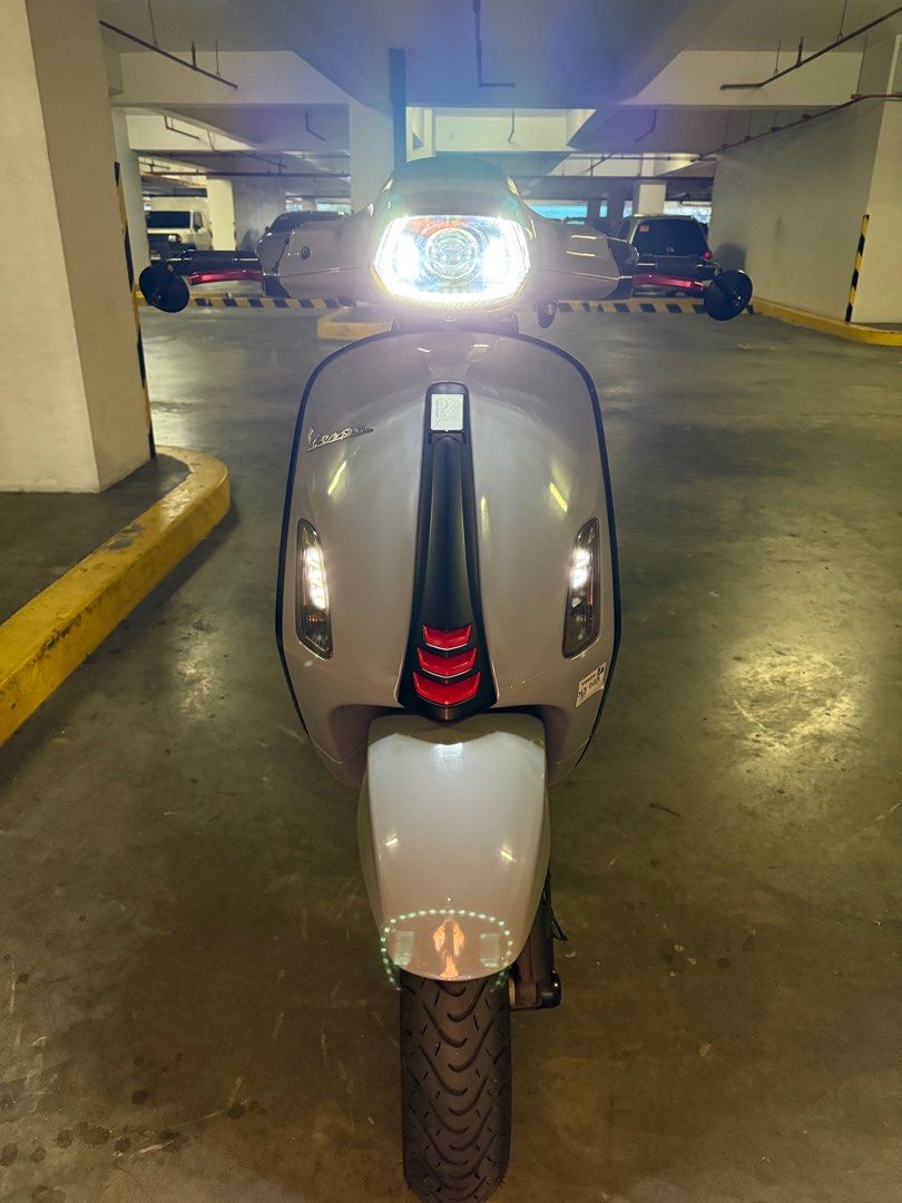 Vespa Sprint S 150 Scooter (Category: Motorbikes for Sale) located in Makati City. Submitted by johnnyenodengon (Listing ID 1402501402, Image 1). Description: Vespa Sprint S150 2022 Complete papers 5k Mileage as of posting Newly Registered 2026 Complete with manual and booklet With plate number Blue & Brown keys Malossi Center Spring Akrapovic exhaust JS shorty lever Tinted winkers Tinted gauge Black rack Vespa Clear Head Cover Clear Cylinder Hea