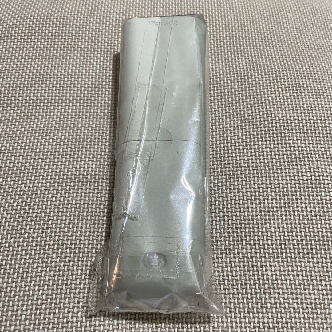 Xbox 360 Remote Control (Japan) (Category: Xbox) located in Mandaluyong City. Submitted by akihabara48 (Listing ID 1402604152, Image 2). Description: As is Untested Smooth looks new.