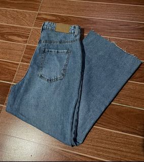 (Category: ) located in . Submitted by deej.goodstuff (Listing ID 1402565657, Image 1). Description: .