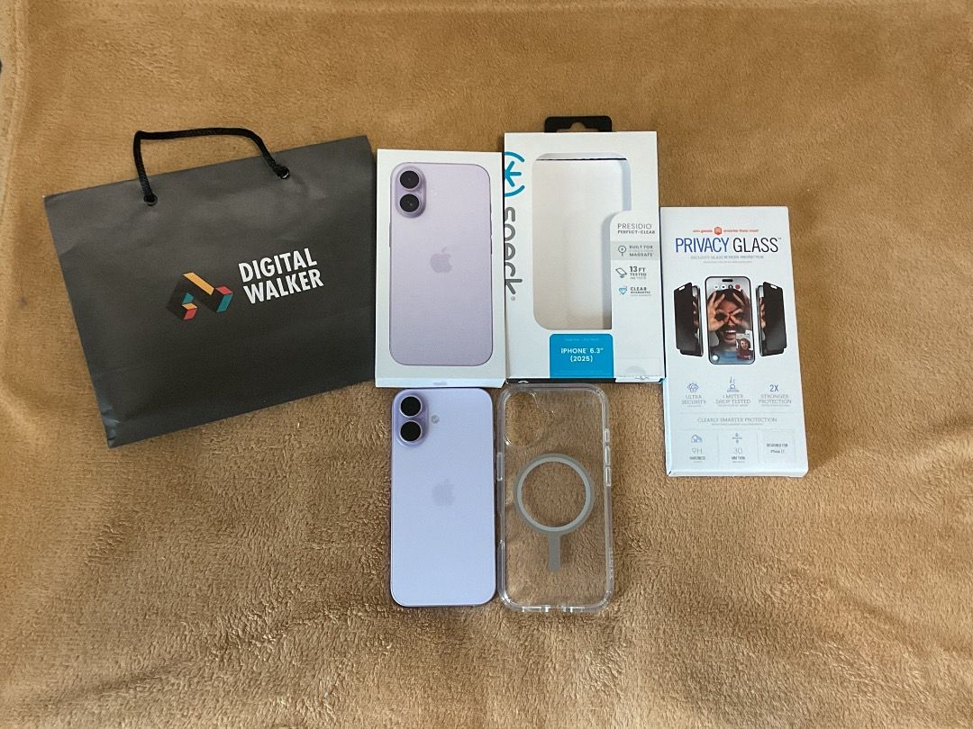 (1 day open) Iphone 17 256gb Lavender (Category: iPhone 17 Series) located in Quezon City. Submitted by officialfullcart (Listing ID 1402730977, Image 2). Description: RFS: Change Color Bought yesterday (Nov 6) with receipt | With 1 year warranty | Inclusions: - Unit (Worth ₱62k) - Box - Charger - Privacy Screen Protector (Worth ₱1,090) Note: Case not included.