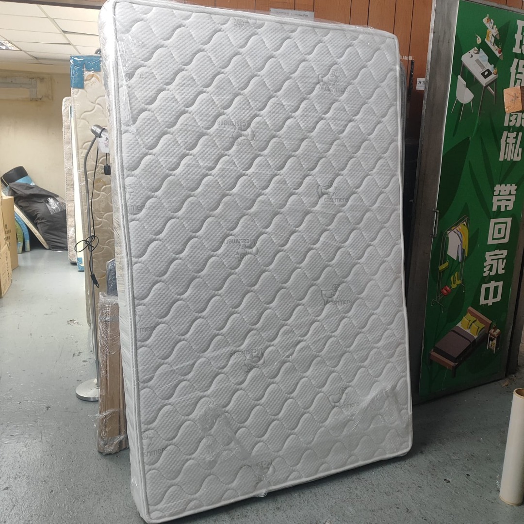 4尺床褥 190*123*20cm #2511012, 傢俬＆家居, 傢俬, 床架及床褥 - Carousell