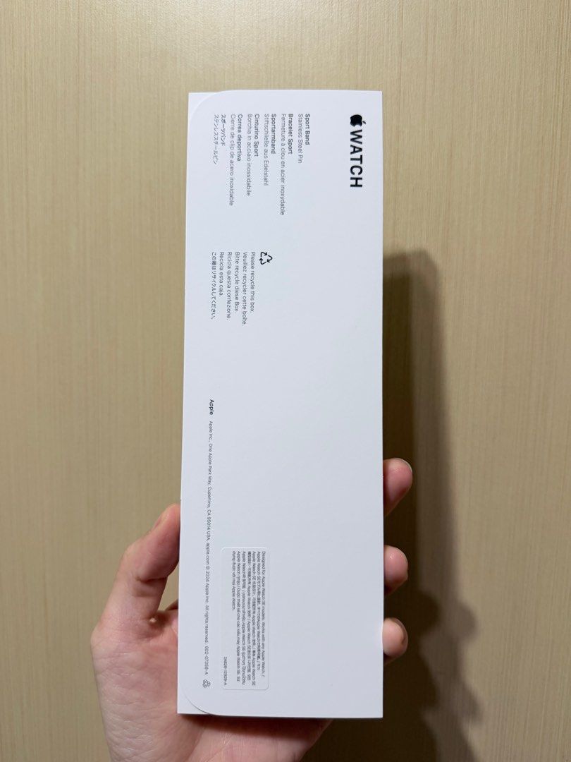 由 mizumizu (刊登 ID 1402800626，圖片 2) 提交，位於 新北市 (New Taipei) 的 全新 Apple Watch SE2 原廠錶帶 白色運動型錶帶 40mm S/M (類別：手錶)，說明：原廠錶帶，全新未拆封， 閒置，轉售有緣人～ 誠可小議，大刀勿擾。 #此商品屬不適用7天鑑賞期法規 #售出恕不退換貨 #完美主義者請繞道 非專業賣家，僅把閒置物品放上來找新主人～。