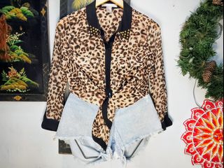 (Category: ) located in . Submitted by fabshoppe_08 (Listing ID 1402714435, Image 1). Description: .