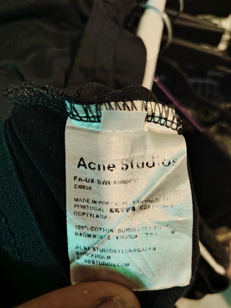 Acne studios - Nash Face T-Shirt (Category: Luxury Apparel) located in Taguig. Submitted by thriftopia8 (Listing ID 1402825230, Image 3). Description: Dimes 21 width By 28 length Very very black camera aint doing justice 100% cotton No issues.