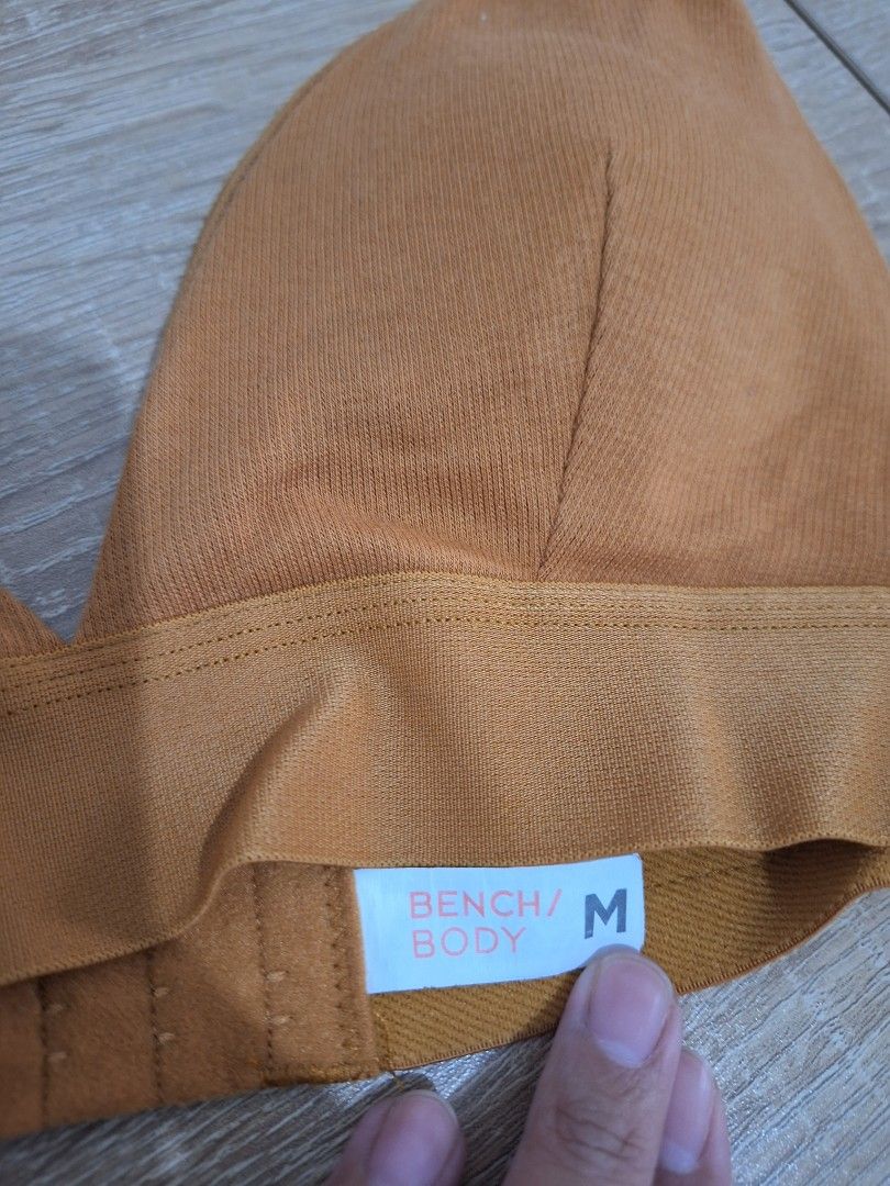 Bench Body Bra - Assorted Colors (Category: Undergarments & Loungewear) located in Taguig. Submitted by raekshin (Listing ID 1402741009, Image 2). Description: 3pcs Bench Body Bra Medium 97% Combed Cotton, 3% Elastic Like new pa sya Kunin nio na sobrang lugi price na yan at a very good quality kase halos di nagamit. RFS: Once lang ata nagamit, masikip sakin If you are small to medium frame na petite kasya sayo to.